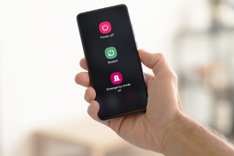 Boost Your Smartphone Security: Why the FBI Advices Regular Reboots Matter